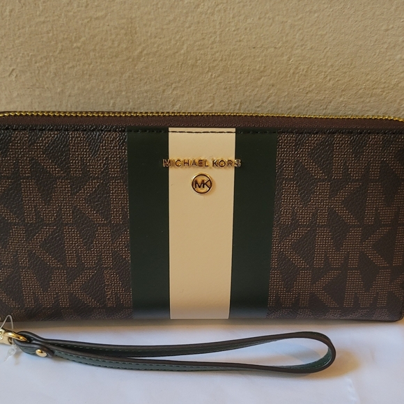 Michael kors wallet - Picture 2 of 15